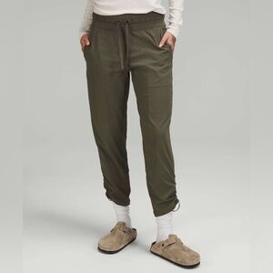 Lululemon Dance Studio Cropped Pants size 12